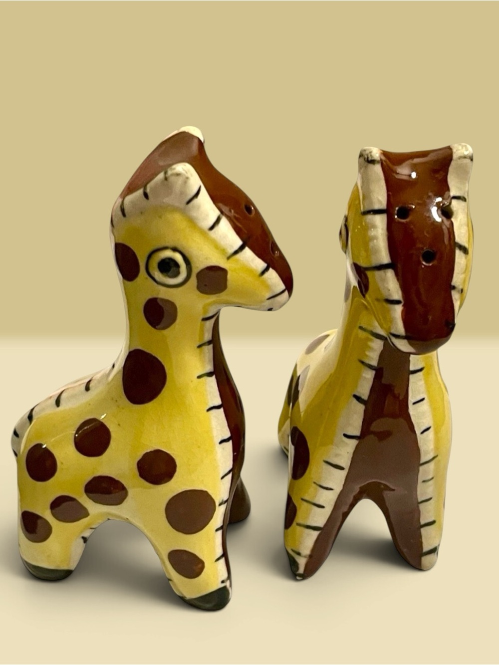 Vintage Hand-Painted Ceramic Giraffe Salt & Pepper Shakers Set Made In Japan